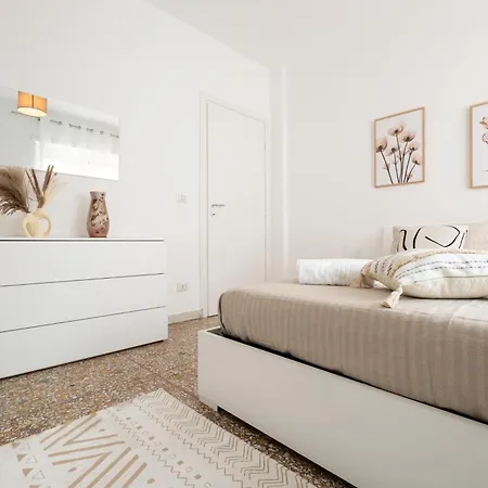 Metroa Strategic Position Apartament Rzym